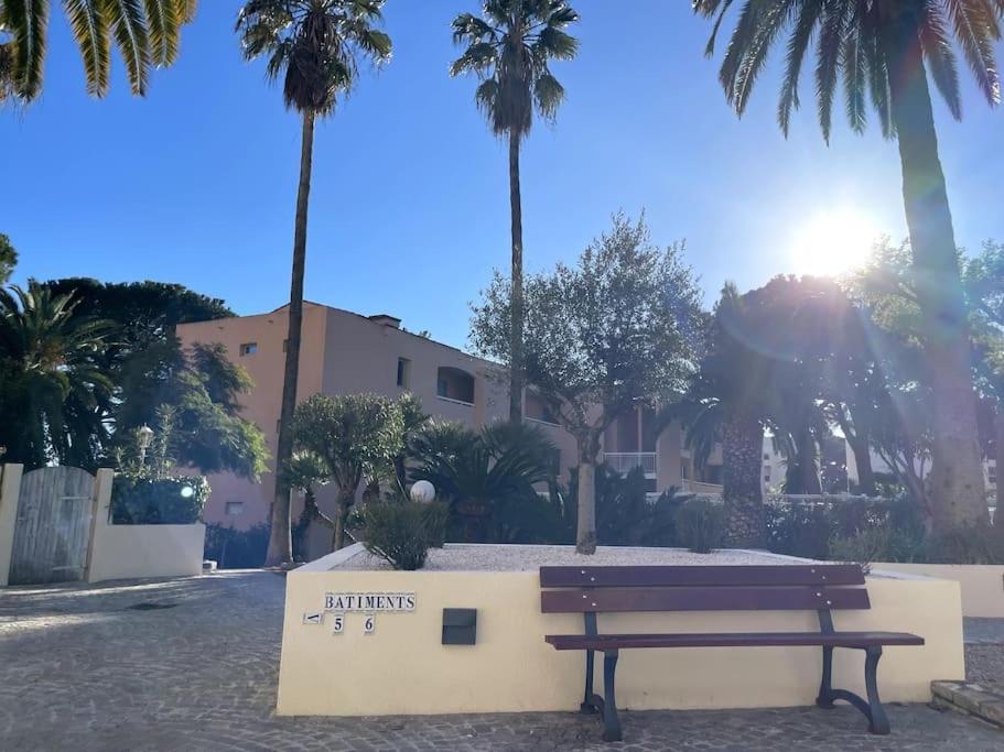 Appartement Vue Mer, 5Min A Pied De La Plage, Parking Prive Vallauris Eksteriør bilde