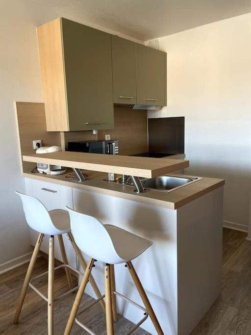 Appartement Vue Mer, 5Min A Pied De La Plage, Parking Prive Vallauris Eksteriør bilde